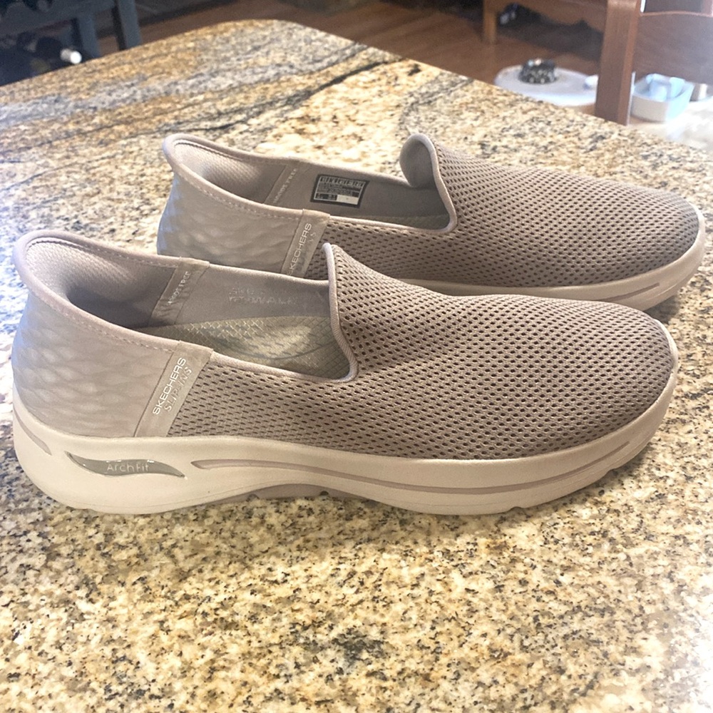 Skechers Slip Ins Arch Fit